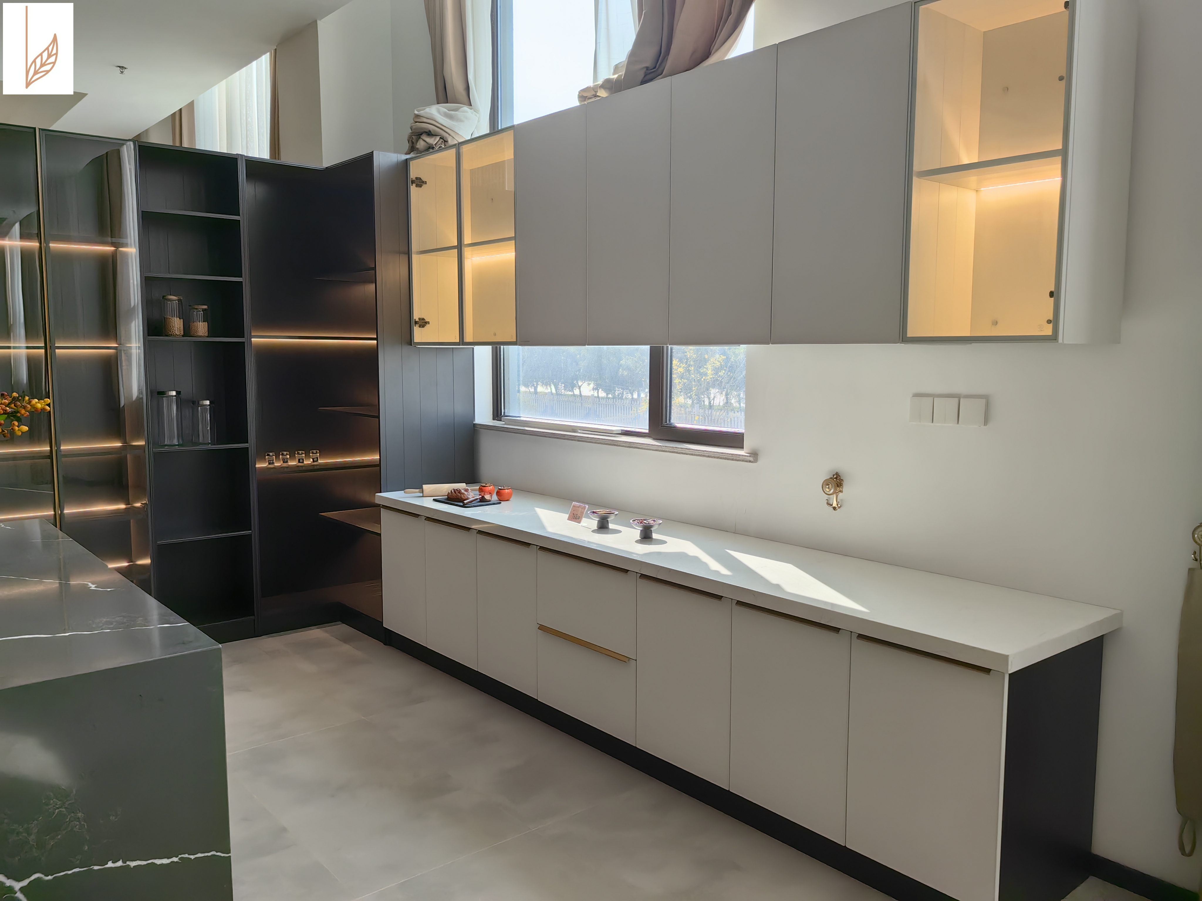 Modular Luxury Design Black Aluminum Island Cabinet for Kitchen